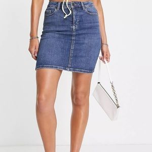 Pieces - The PERFECT Denim Mini Skirt - Lightly Destressed